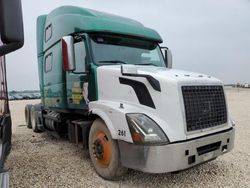 Salvage trucks for sale at San Antonio, TX auction: 2007 Volvo VN VNL