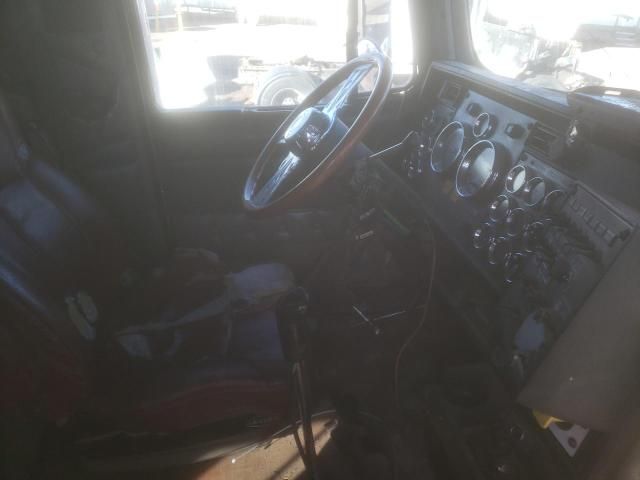 1995 Kenworth Construction W900