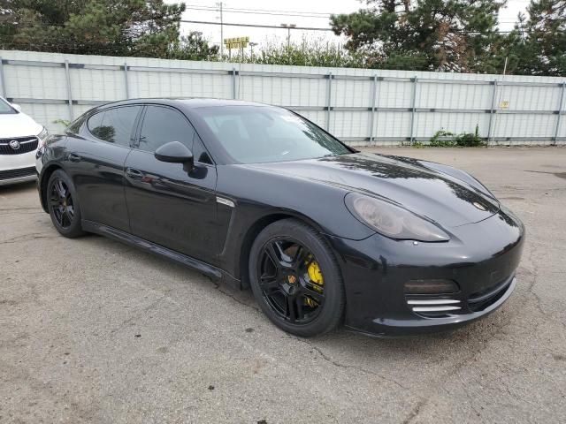 2011 Porsche Panamera 2