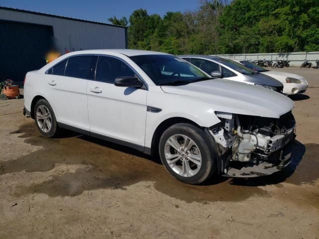 2015 Ford Taurus SE