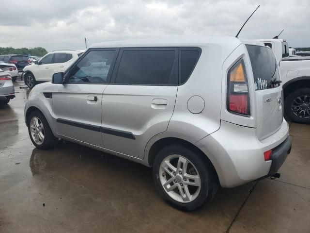 2010 KIA Soul +