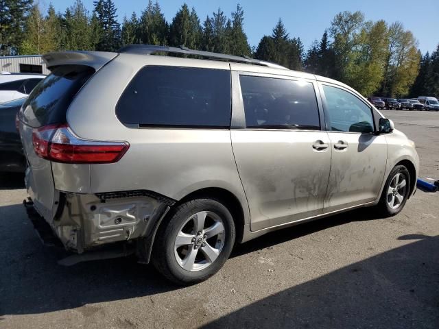 2017 Toyota Sienna LE