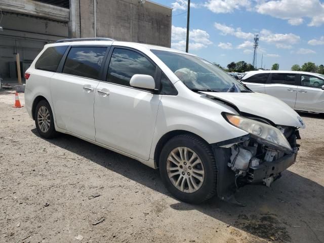 2015 Toyota Sienna XLE