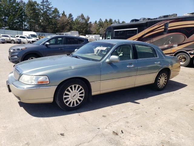 2005 Lincoln Town Car Signature