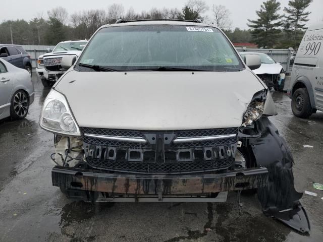 2005 Toyota Sienna XLE