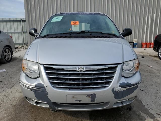 2006 Chrysler Town & Country Limited