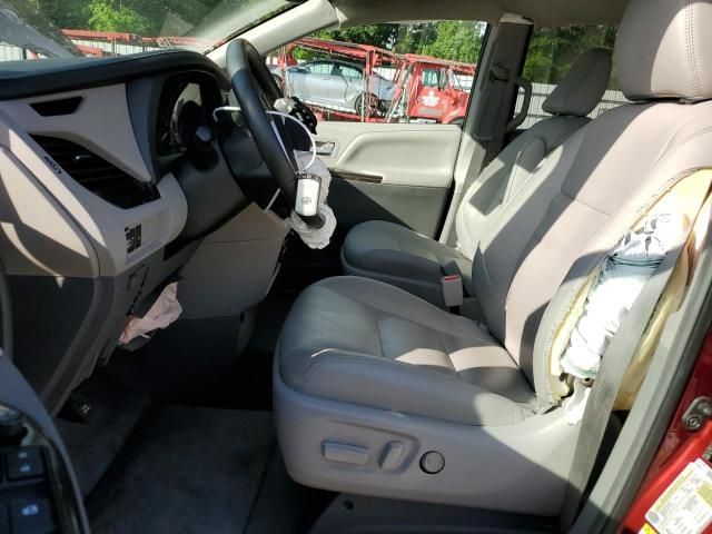 2019 Toyota Sienna XLE