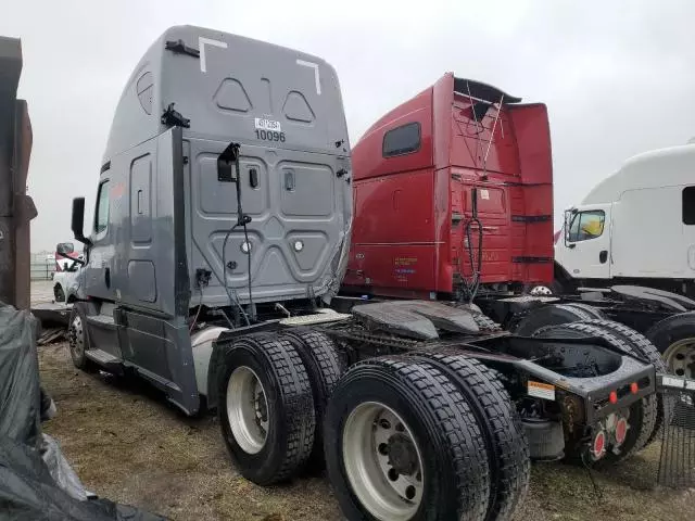 2020 Freightliner Cascadia 126