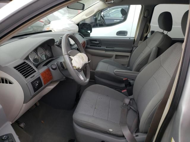 2008 Chrysler Town & Country LX