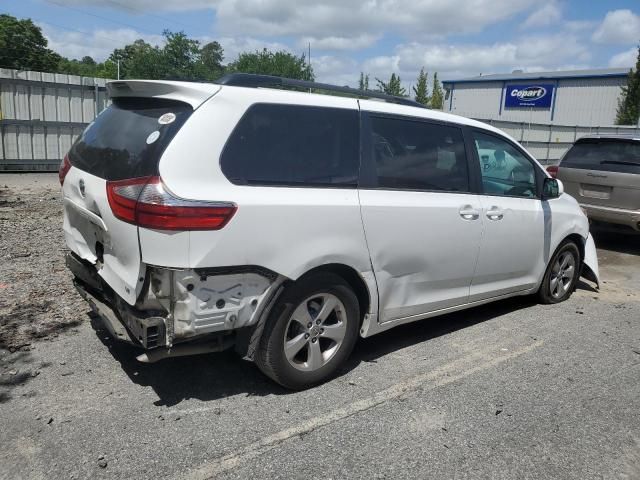 2017 Toyota Sienna LE