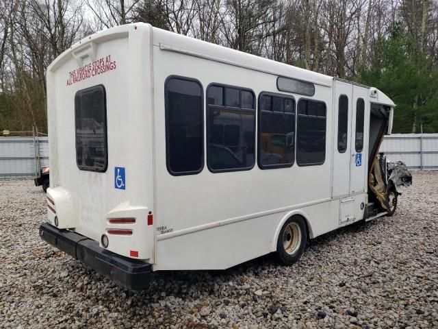 2021 Ford Econoline E450 Super Duty Cutaway Van