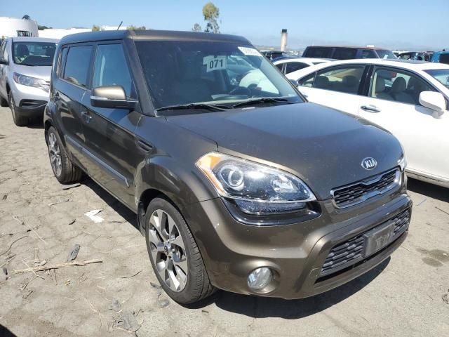 2013 KIA Soul +