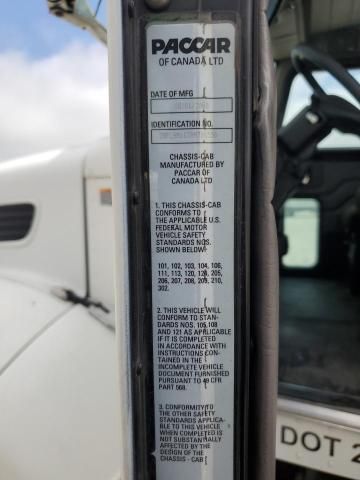 2009 Peterbilt 335