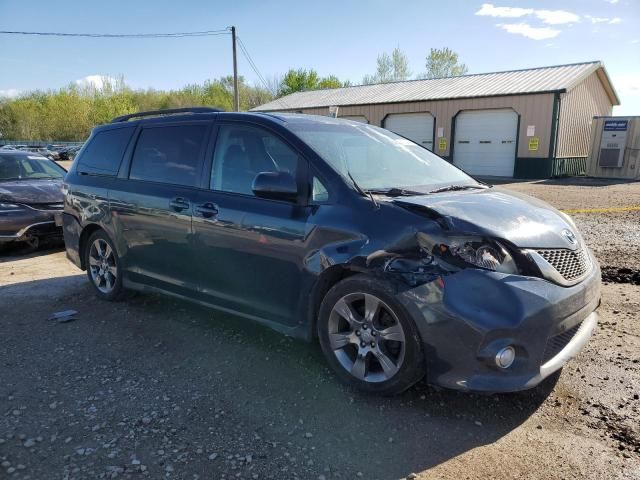 2011 Toyota Sienna Sport