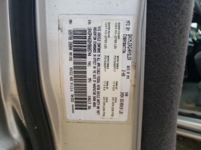 2000 Dodge Grand Caravan SE