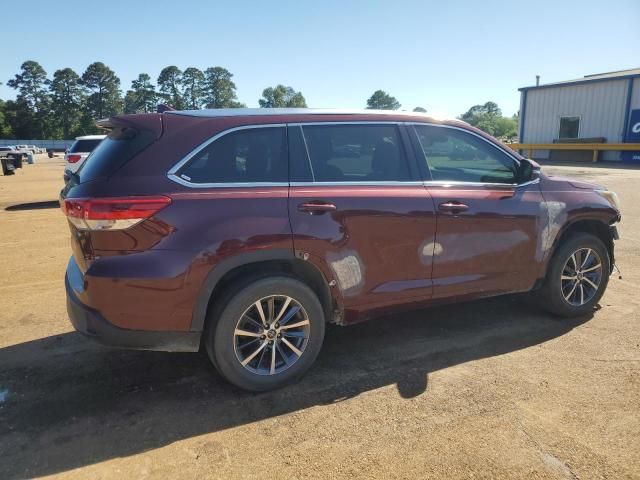 2017 Toyota Highlander SE