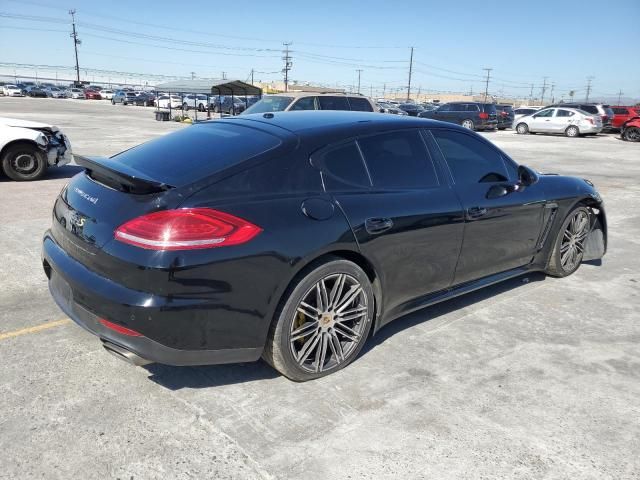 2016 Porsche Panamera 2