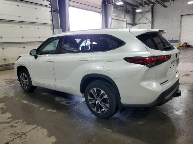 2022 Toyota Highlander XLE