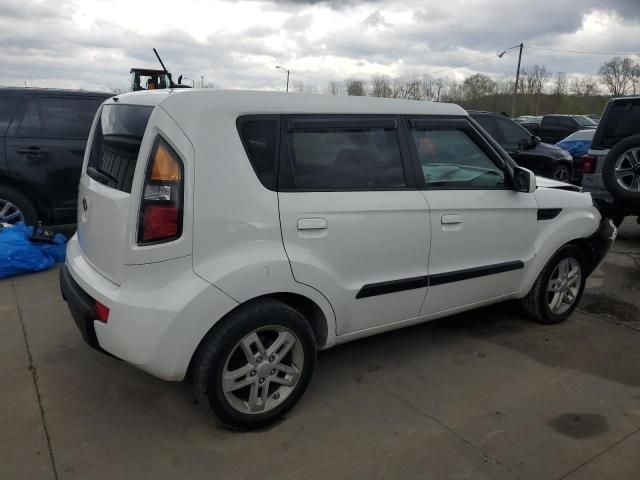 2010 KIA Soul +