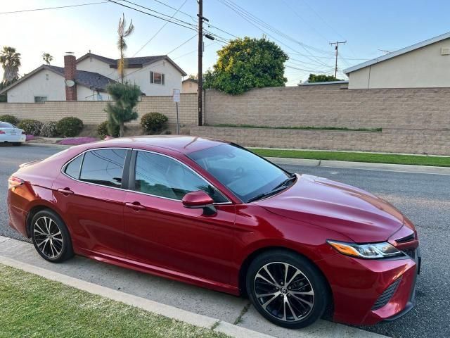 2020 Toyota Camry SE