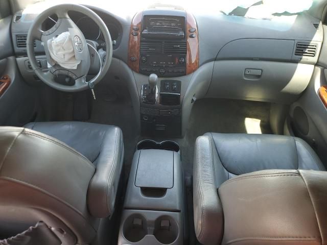 2010 Toyota Sienna XLE