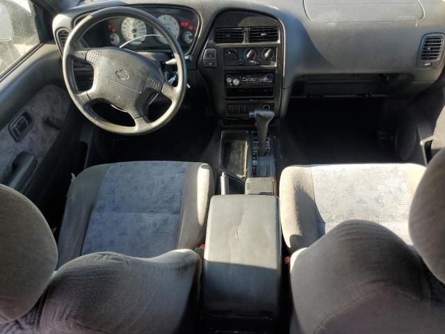 2000 Nissan Pathfinder LE