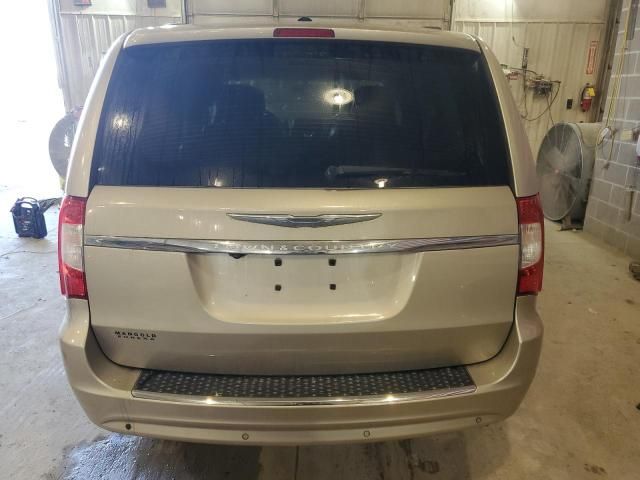 2013 Chrysler Town & Country Touring L