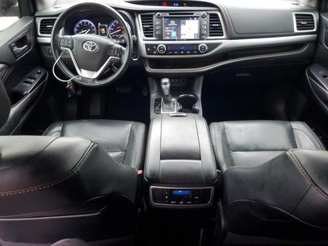 2017 Toyota Highlander SE