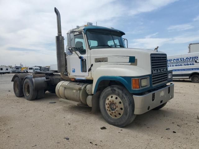 2006 Mack 600 CHN600