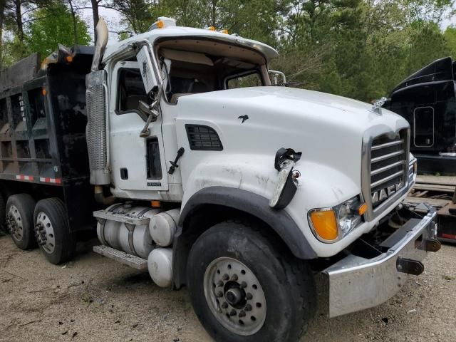 2006 Mack 700 CV700