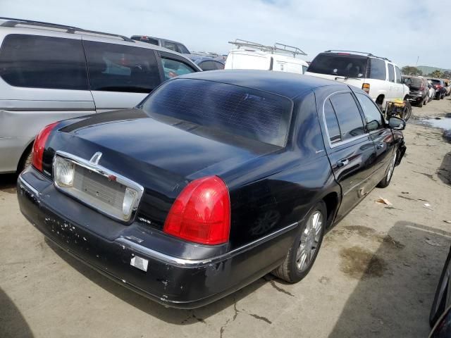 2005 Lincoln Town Car Executive L