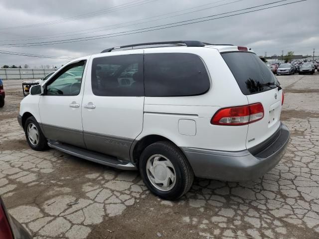 2002 Toyota Sienna LE