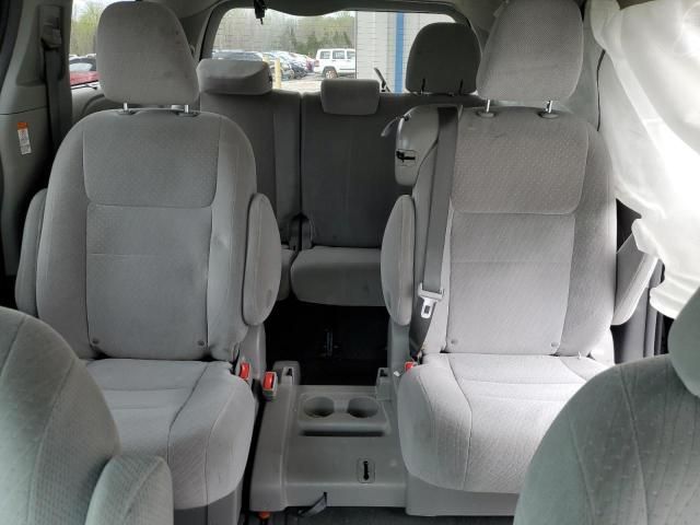 2016 Toyota Sienna LE