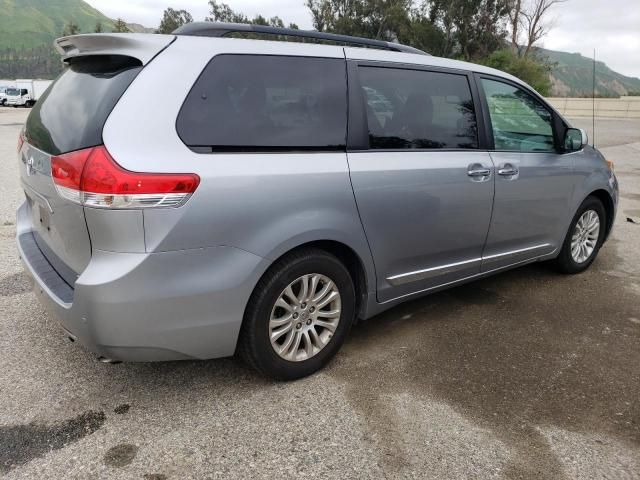 2013 Toyota Sienna XLE