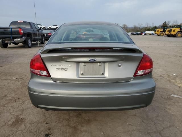 2004 Ford Taurus SE