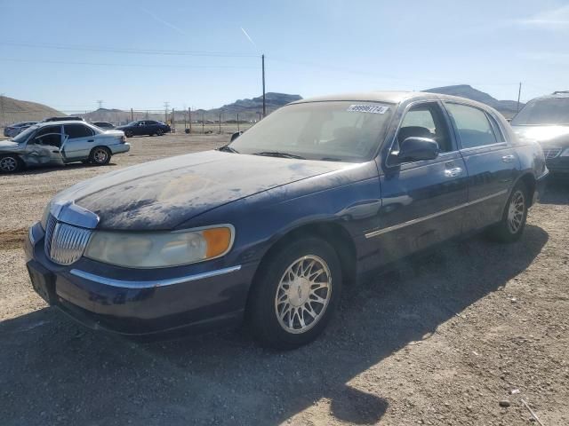 2001 Lincoln Town Car Signature