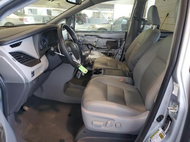 2020 Toyota Sienna XLE