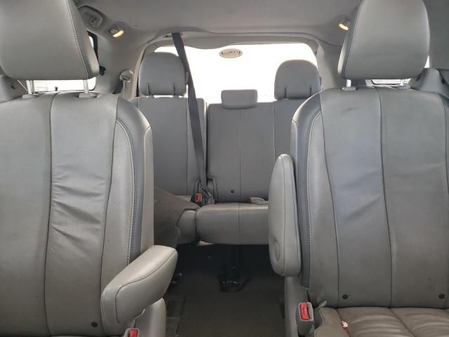 2012 Toyota Sienna XLE