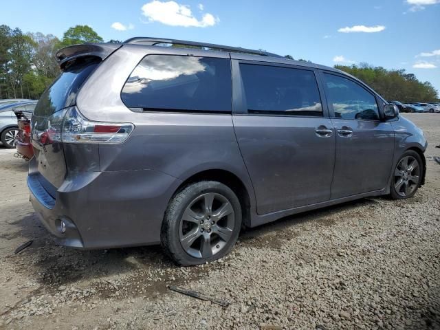 2015 Toyota Sienna Sport