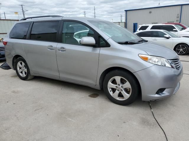 2015 Toyota Sienna LE