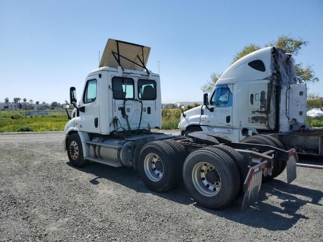 2015 Freightliner Cascadia 113