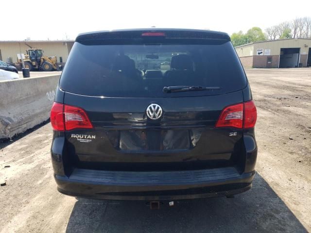 2012 Volkswagen Routan SE