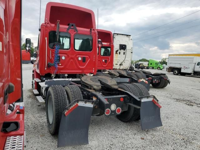 2016 Freightliner Cascadia 113