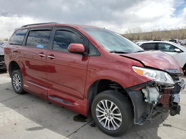 2018 Toyota Sienna XLE