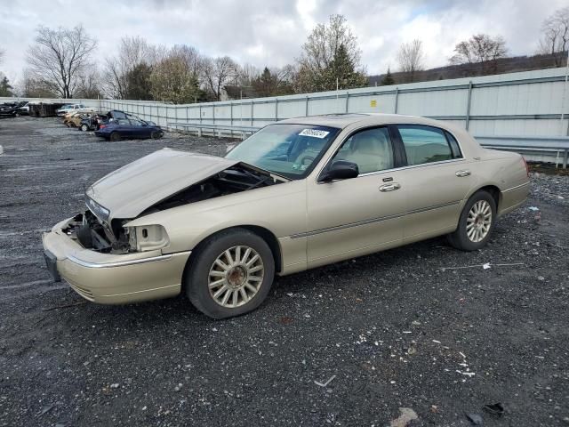 2005 Lincoln Town Car Signature Limited