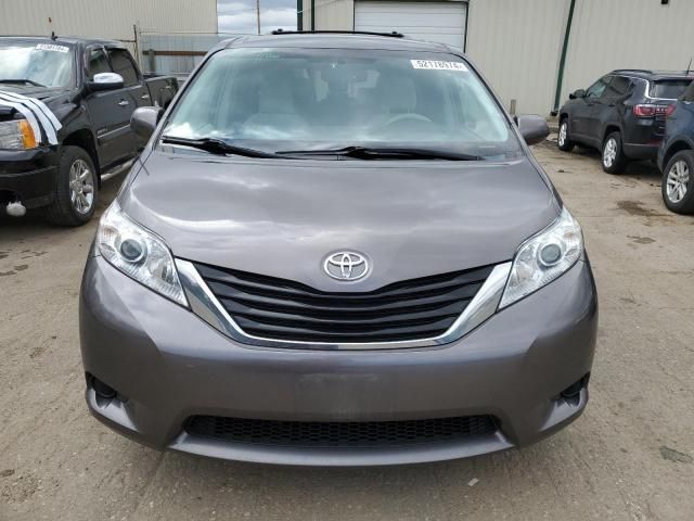 2013 Toyota Sienna LE