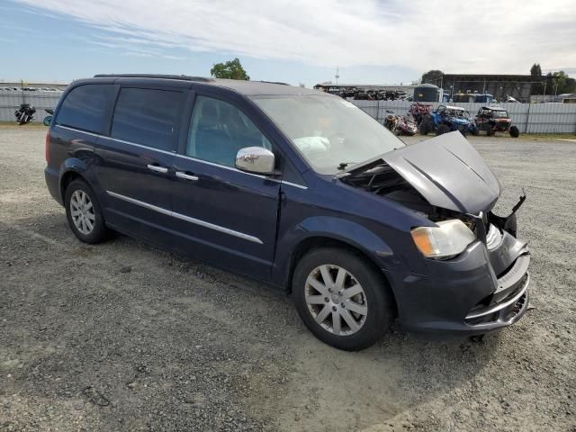 2012 Chrysler Town & Country Touring L