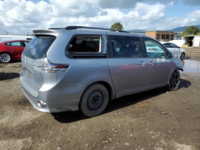 2013 Toyota Sienna Sport