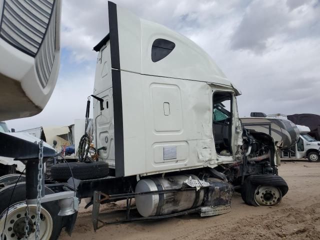 2018 Freightliner Cascadia 126