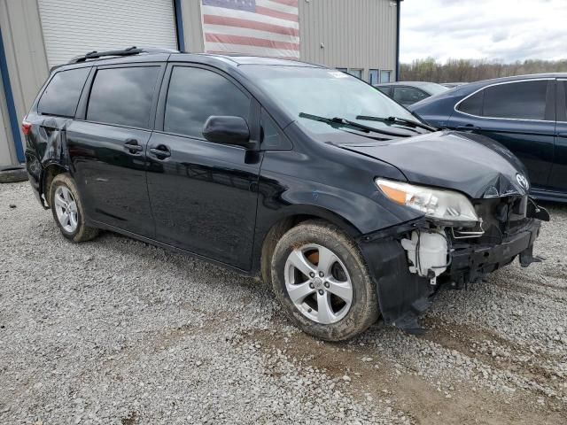 2016 Toyota Sienna LE